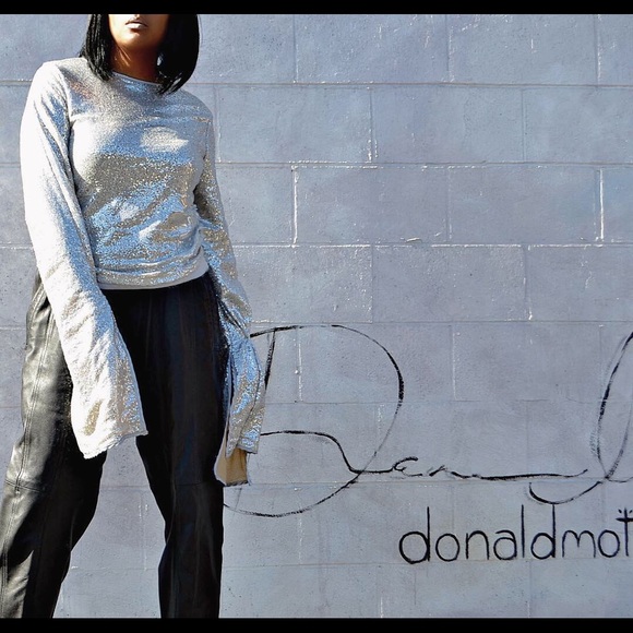 Sequined Bell Sleeve Top - Picture 4 of 7